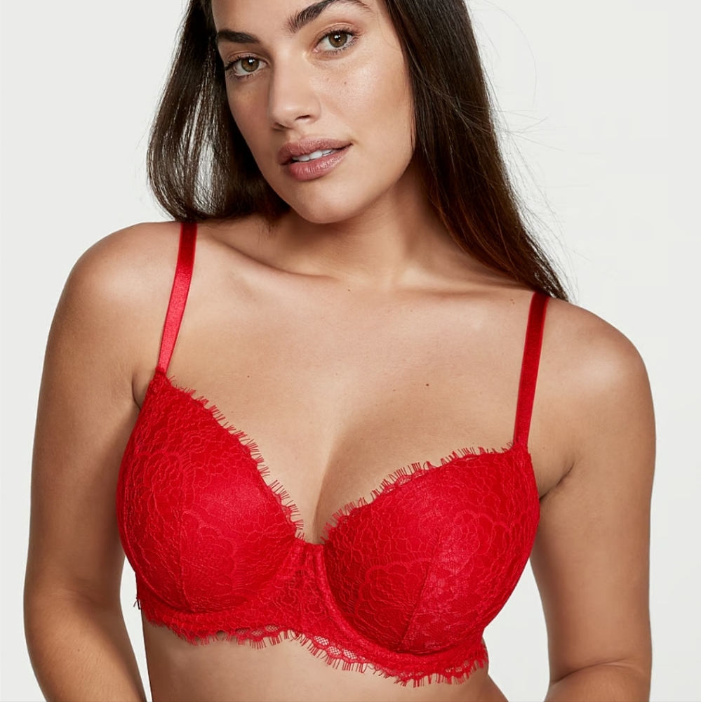 Red Lace Push-Up Bra with Scalloped Trim